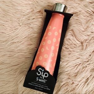 Swell water bottle with lemons